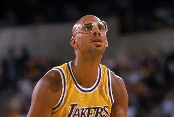 公牛伤病报告：科比·怀特&赫尔特、武切维奇今日可出战（公牛伤情更新：科比·怀特、赫尔特与武切维奇今日均可出战）