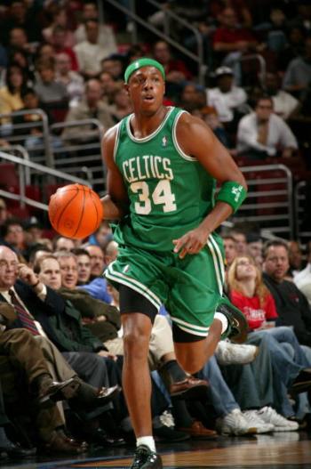 10分优势变5分！考文垂近两轮不胜，主帅兰帕德压力陡增（10分领先缩水至5分！考文垂连两轮未取胜，兰帕德压力飙升）